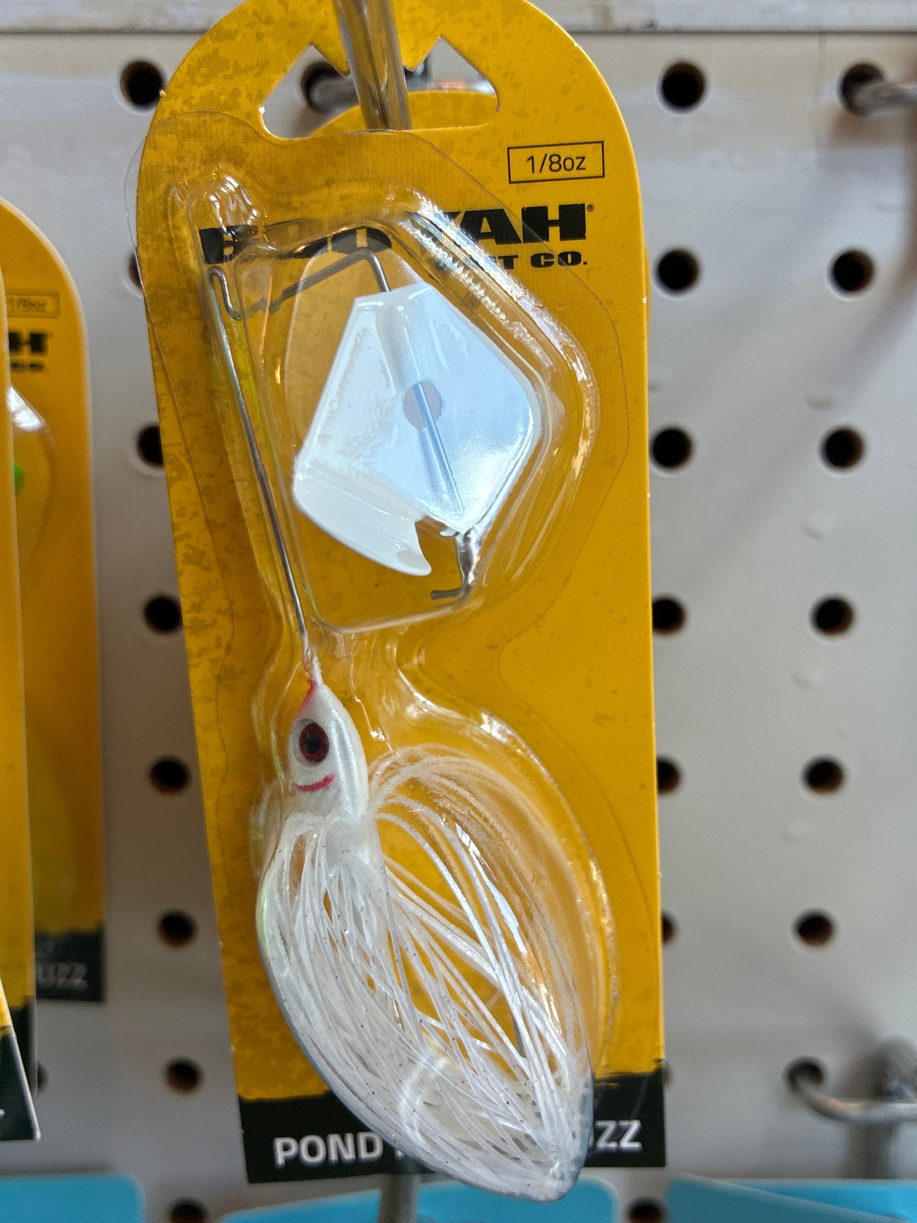 Booyah Pond Magic Buzz 1/8oz Shad