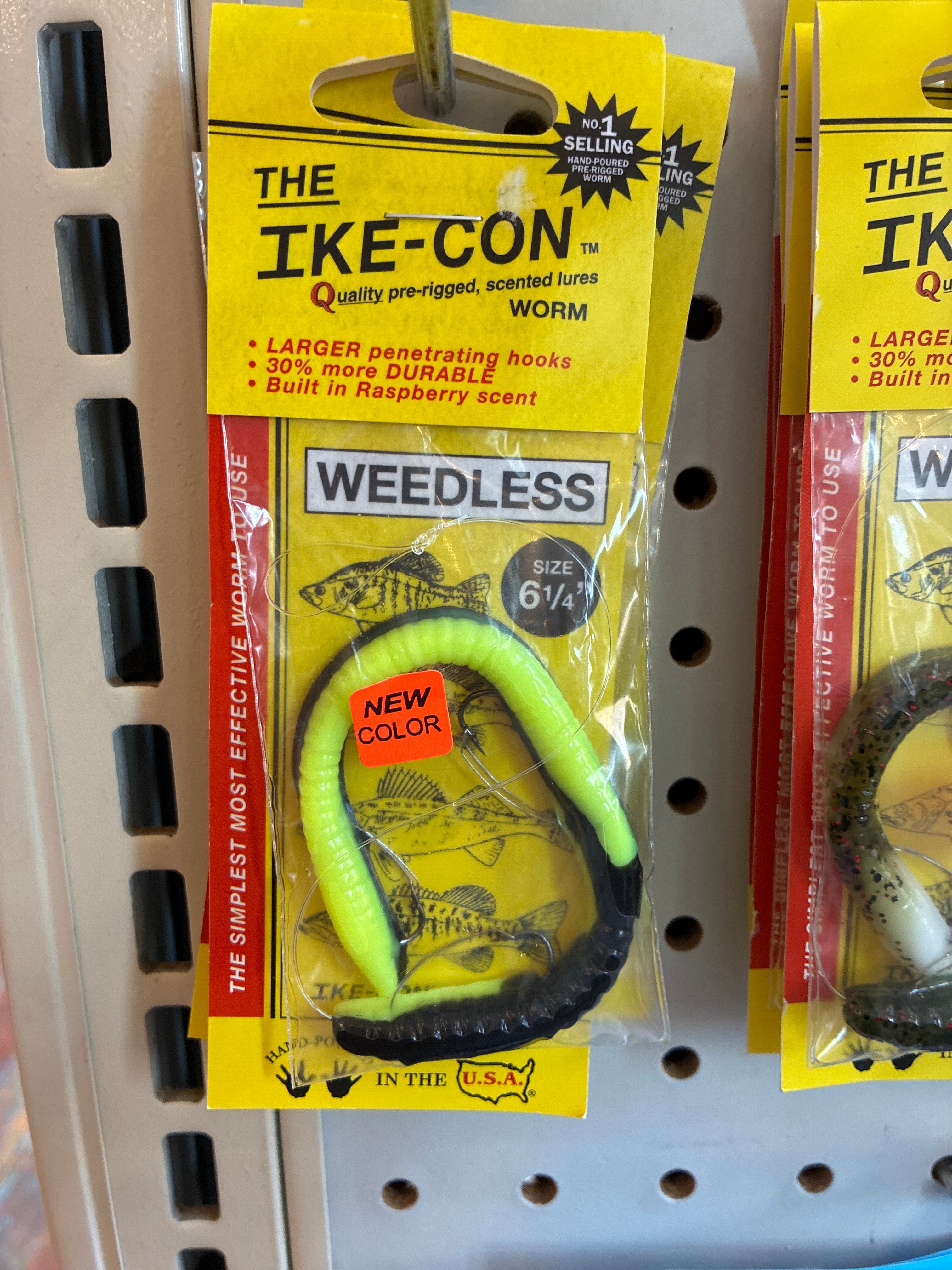 IKE-CON Weedless 6.25'' Black Cht Twist 1pk